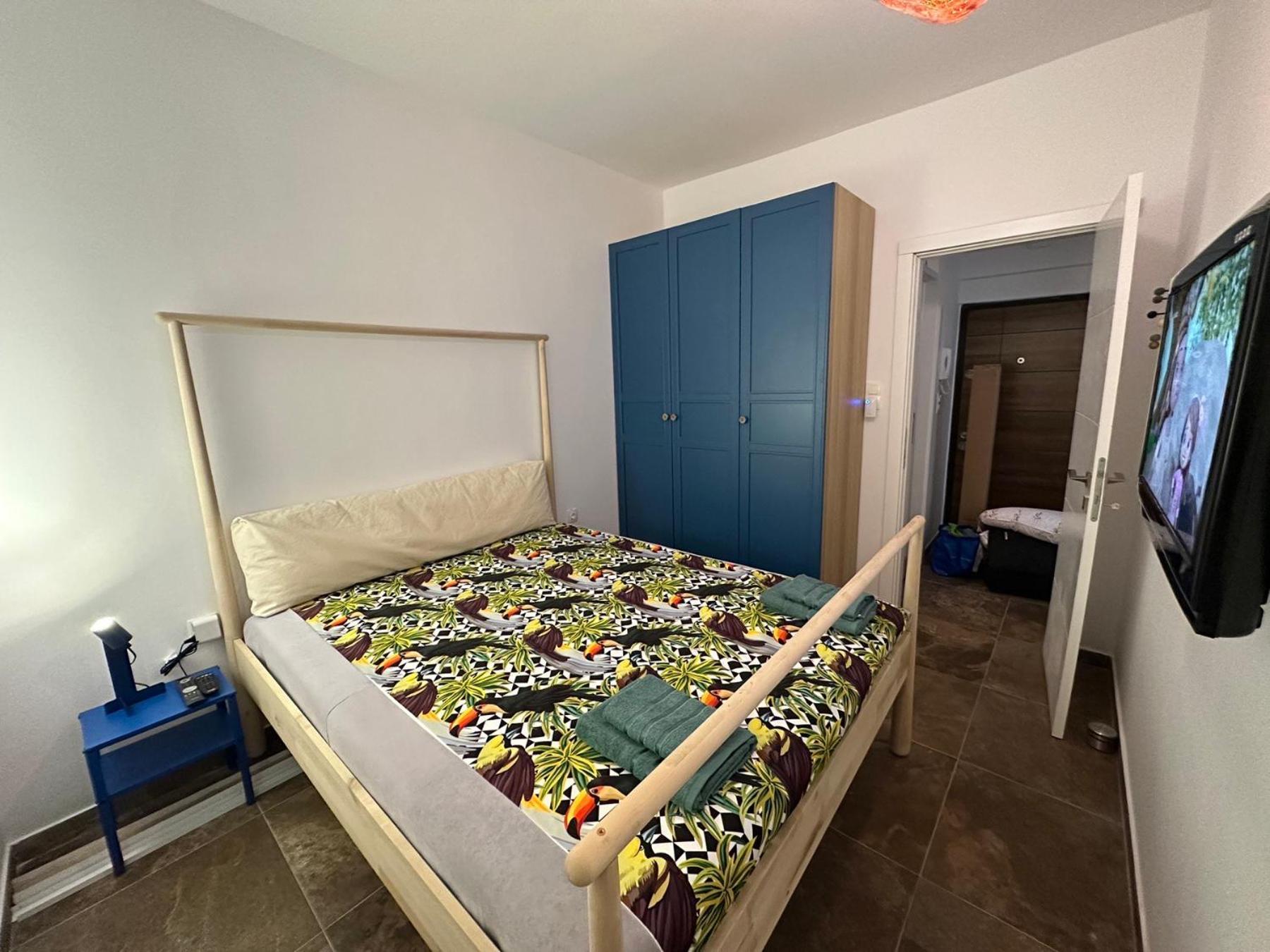 Parrot Palazzo Apartment Nea Kallikrateia